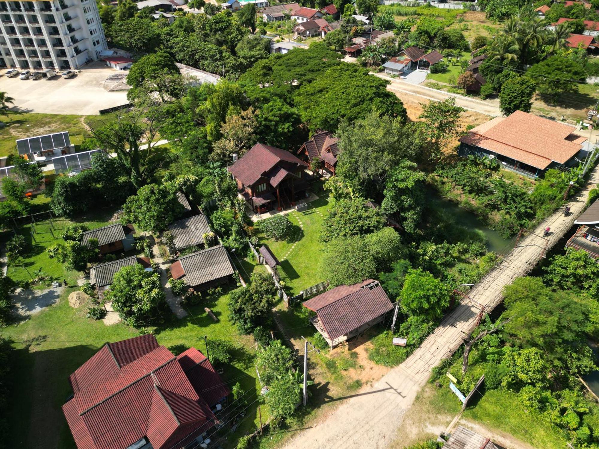 Namsong Bridge Bungalows Vang Vieng Bagian luar foto